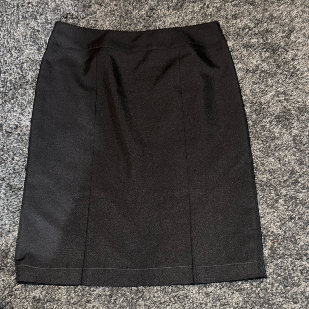 Black Midi Skirt w/ Front & Back Pleats From Black Label Evan-Picone Size 12